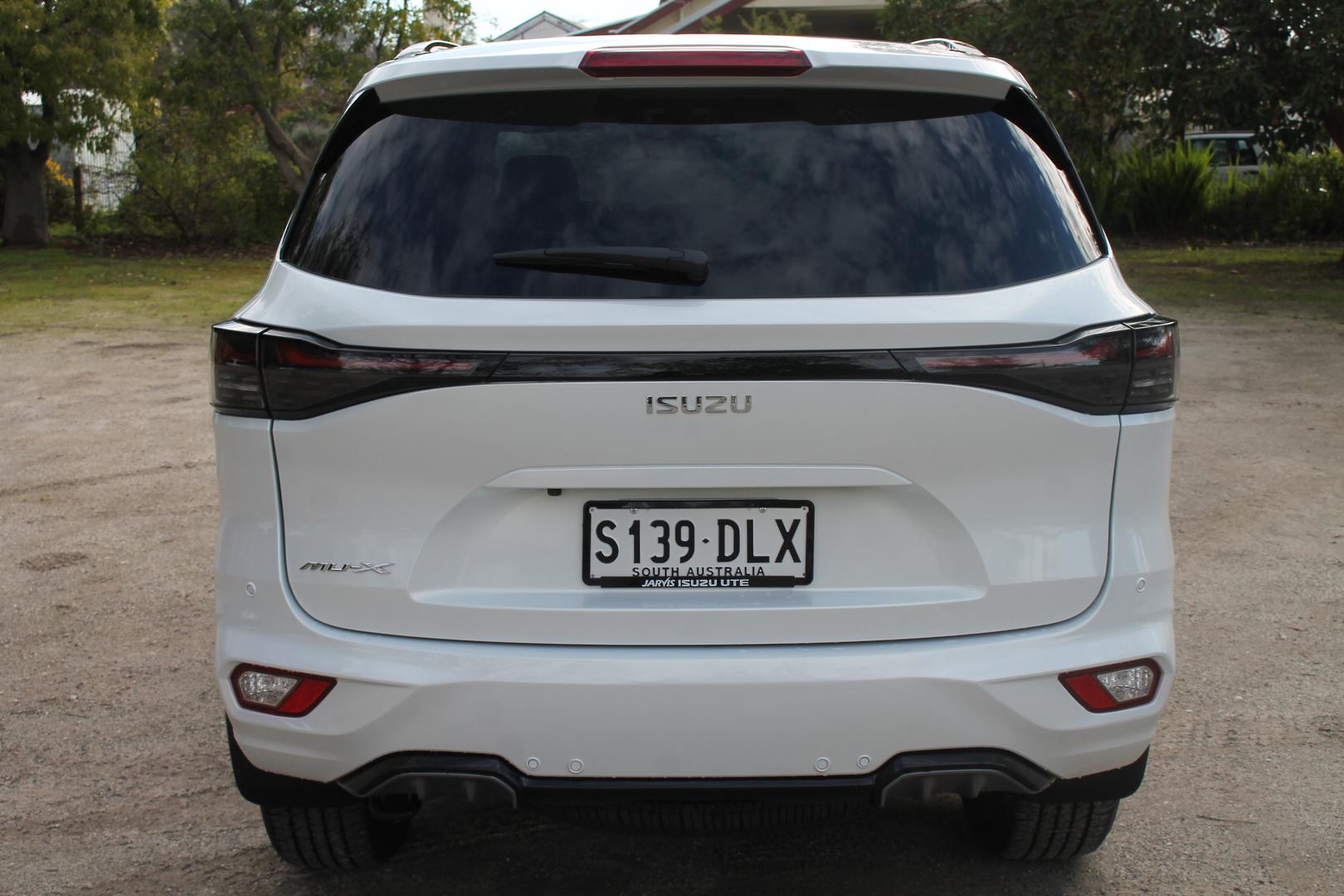 2025 Isuzu MU-X LST — photo 5
