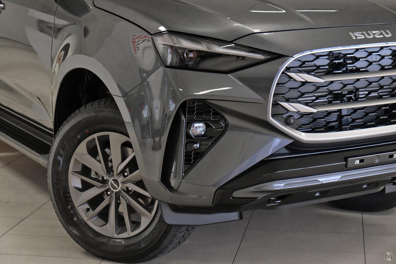 2025 Isuzu MU-X LSU — photo 10