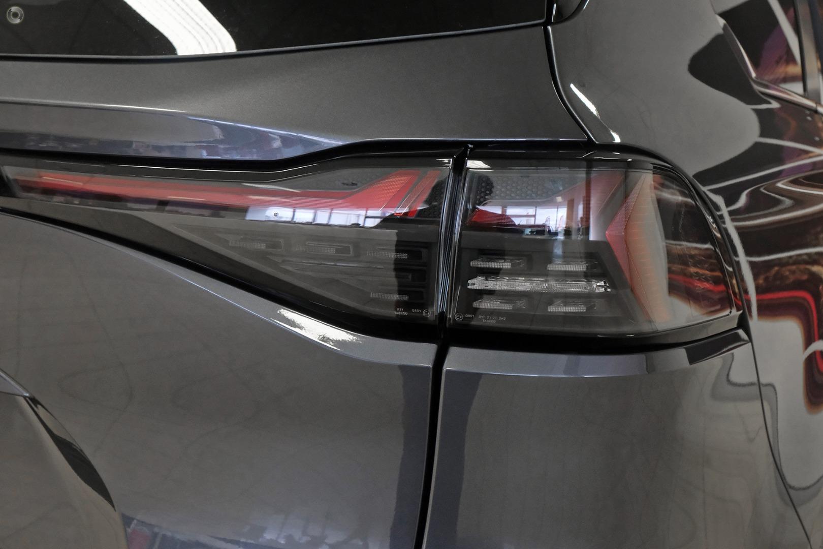 2025 Isuzu MU-X LSU — photo 8