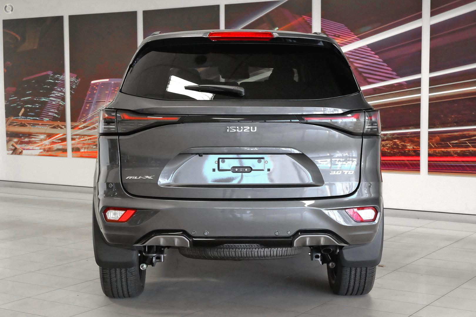 2026 Isuzu MU-X LST — photo 3