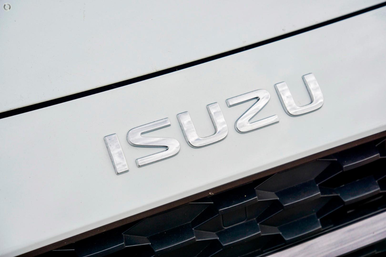 2026 Isuzu MU-X LSM — photo 6