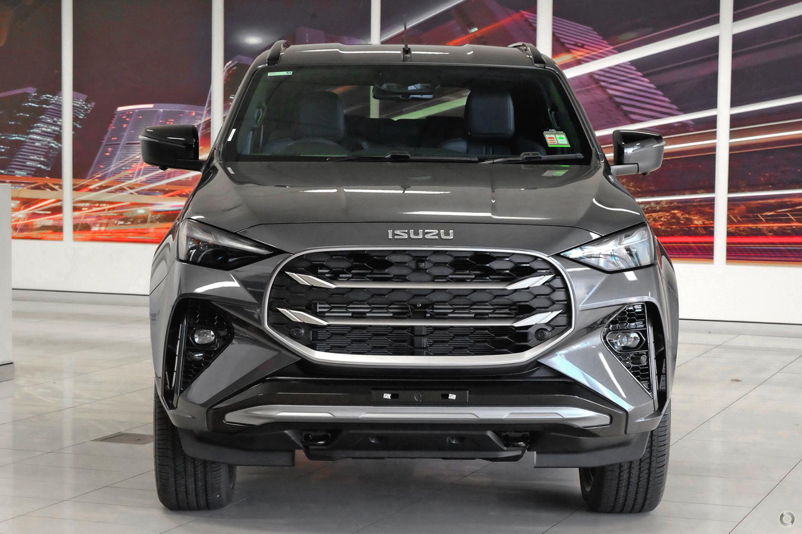 2026 Isuzu MU-X LST — photo 2