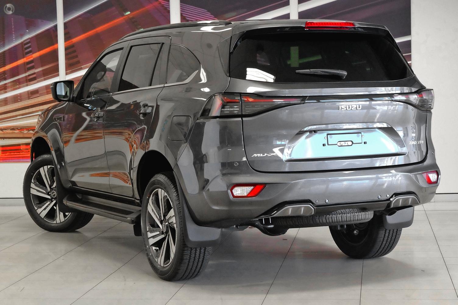 2026 Isuzu MU-X LST — photo 4