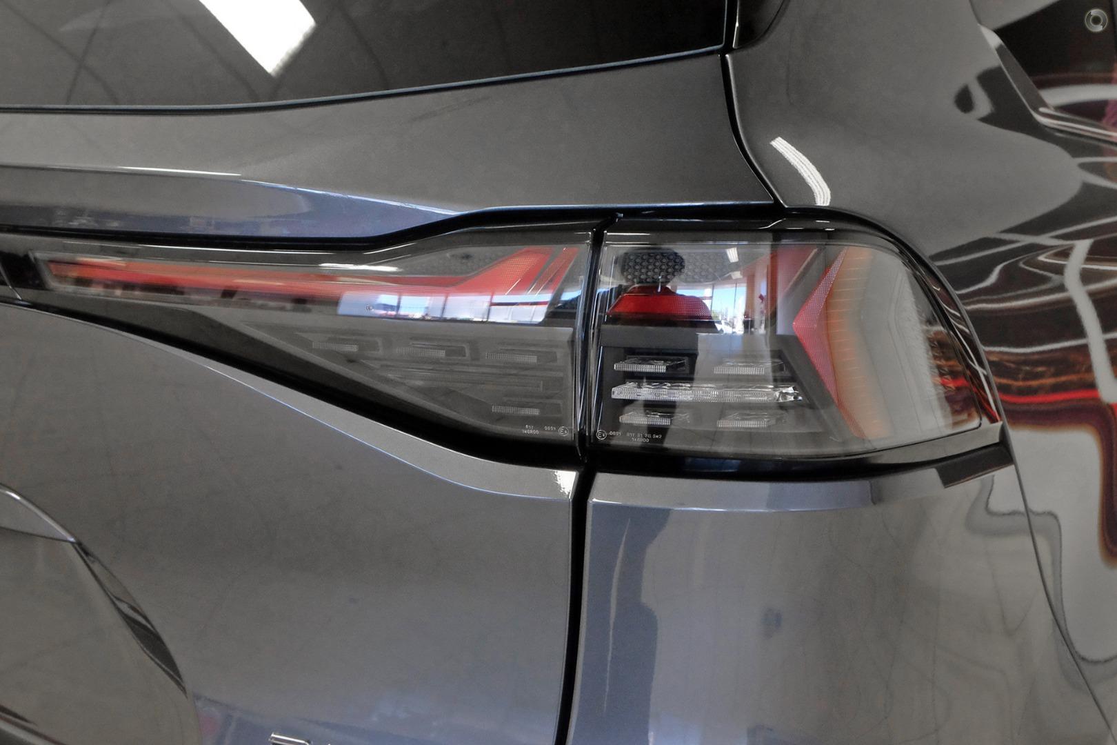 2026 Isuzu MU-X LST — photo 9