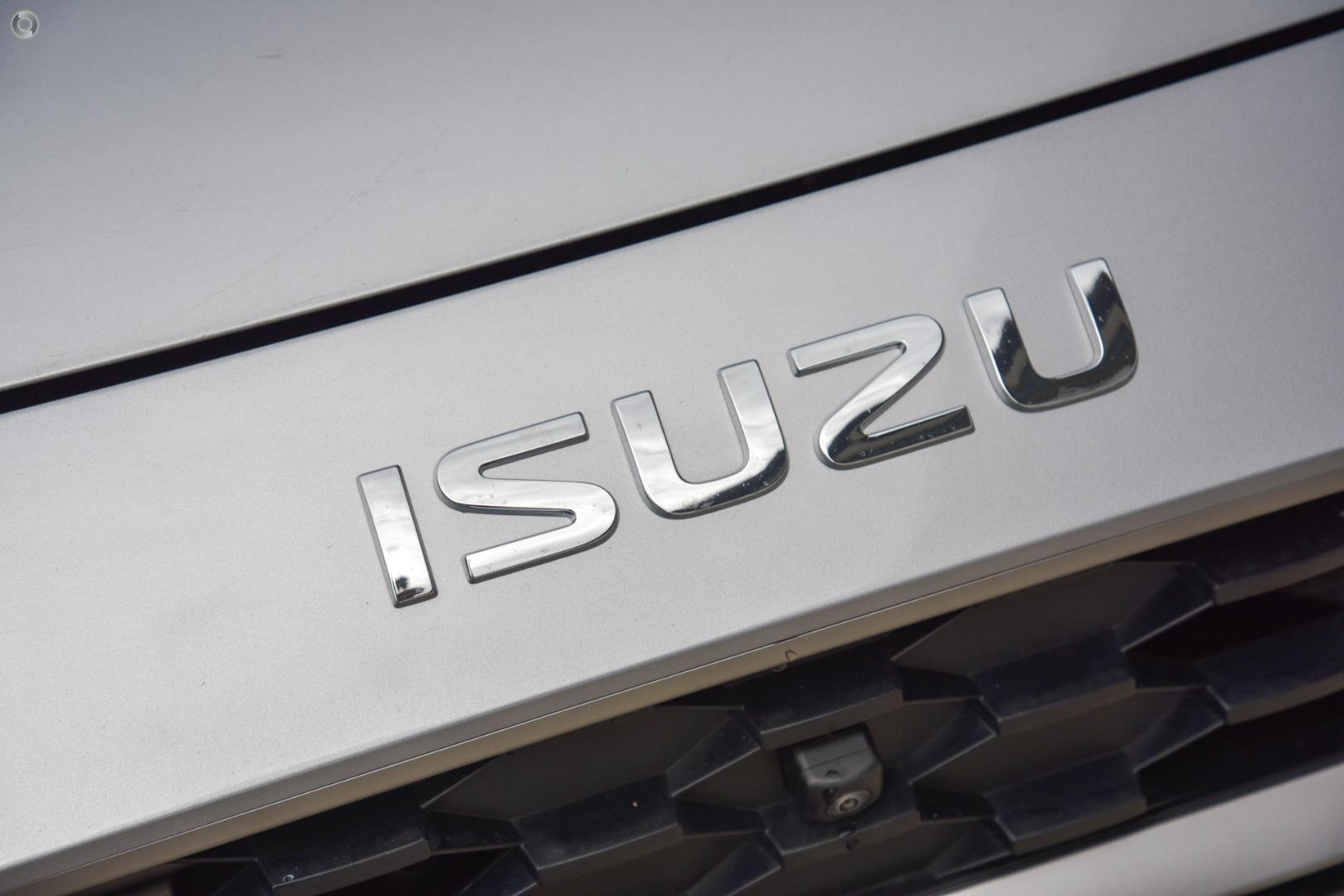 2026 Isuzu MU-X LST — photo 7