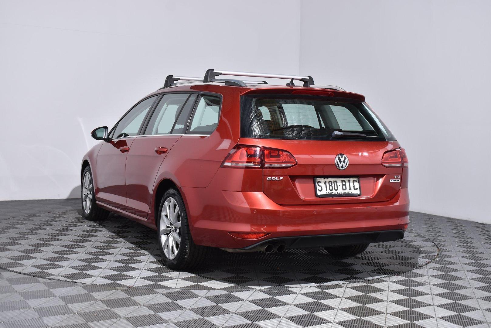 2015 Volkswagen Golf 103TSI Highline — photo 14