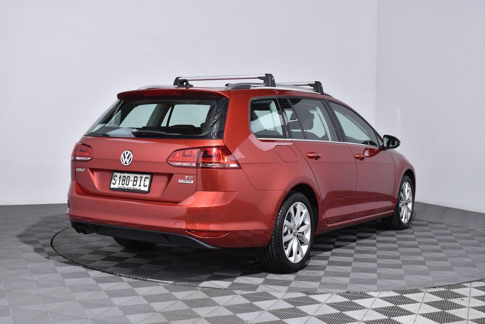 2015 Volkswagen Golf 103TSI Highline — photo 2