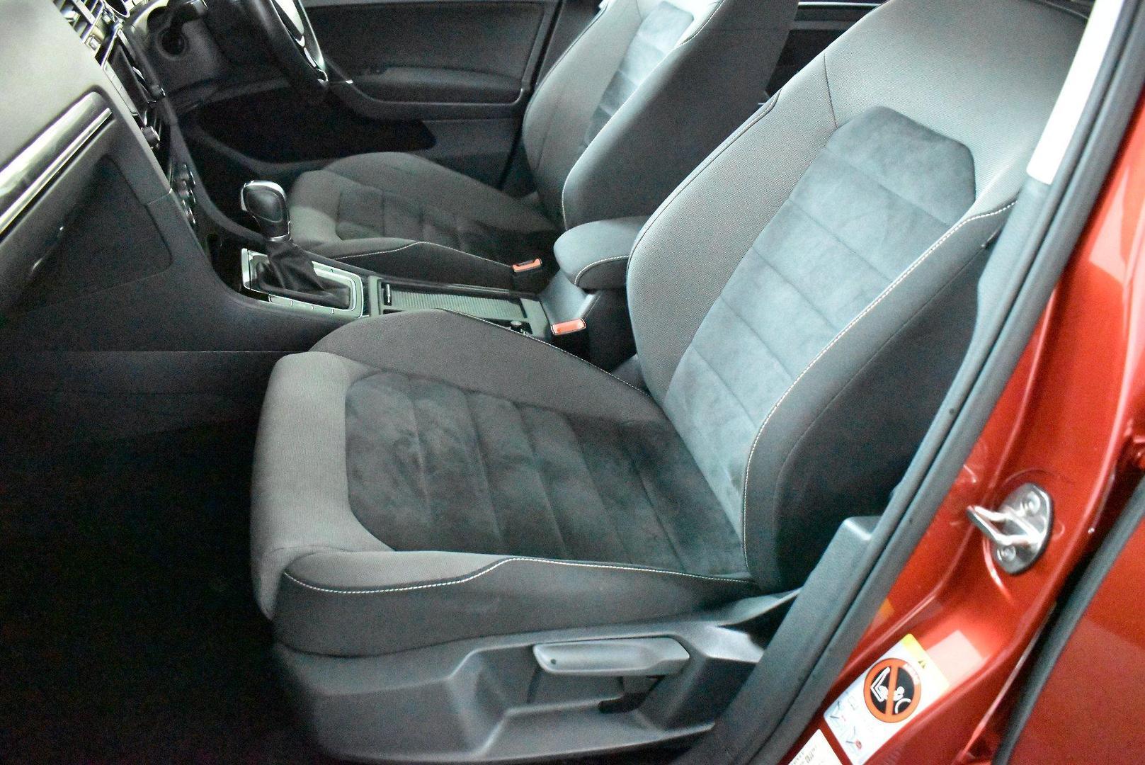 2015 Volkswagen Golf 103TSI Highline — photo 7