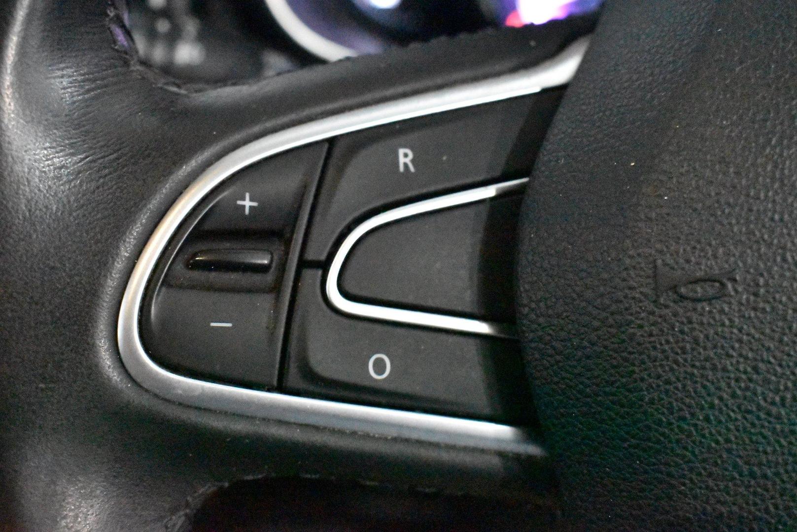 2017 Renault Koleos Zen — photo 20