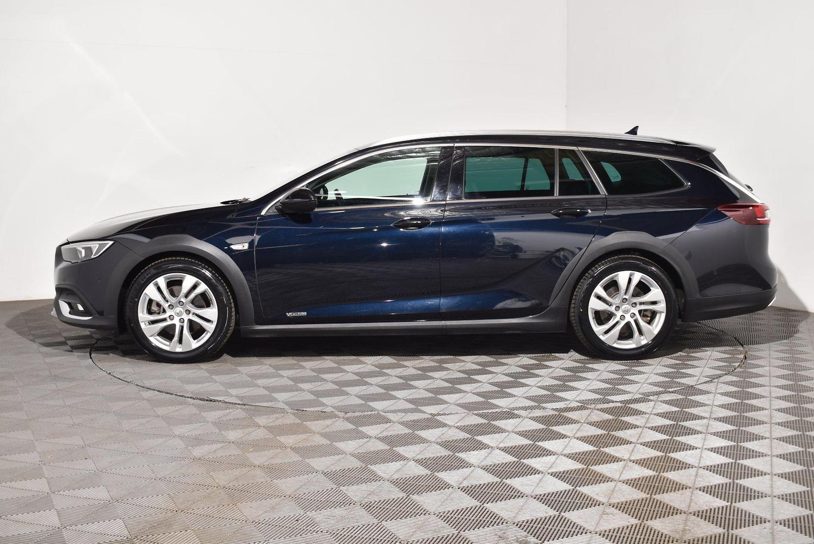 2018 Holden Calais — photo 11
