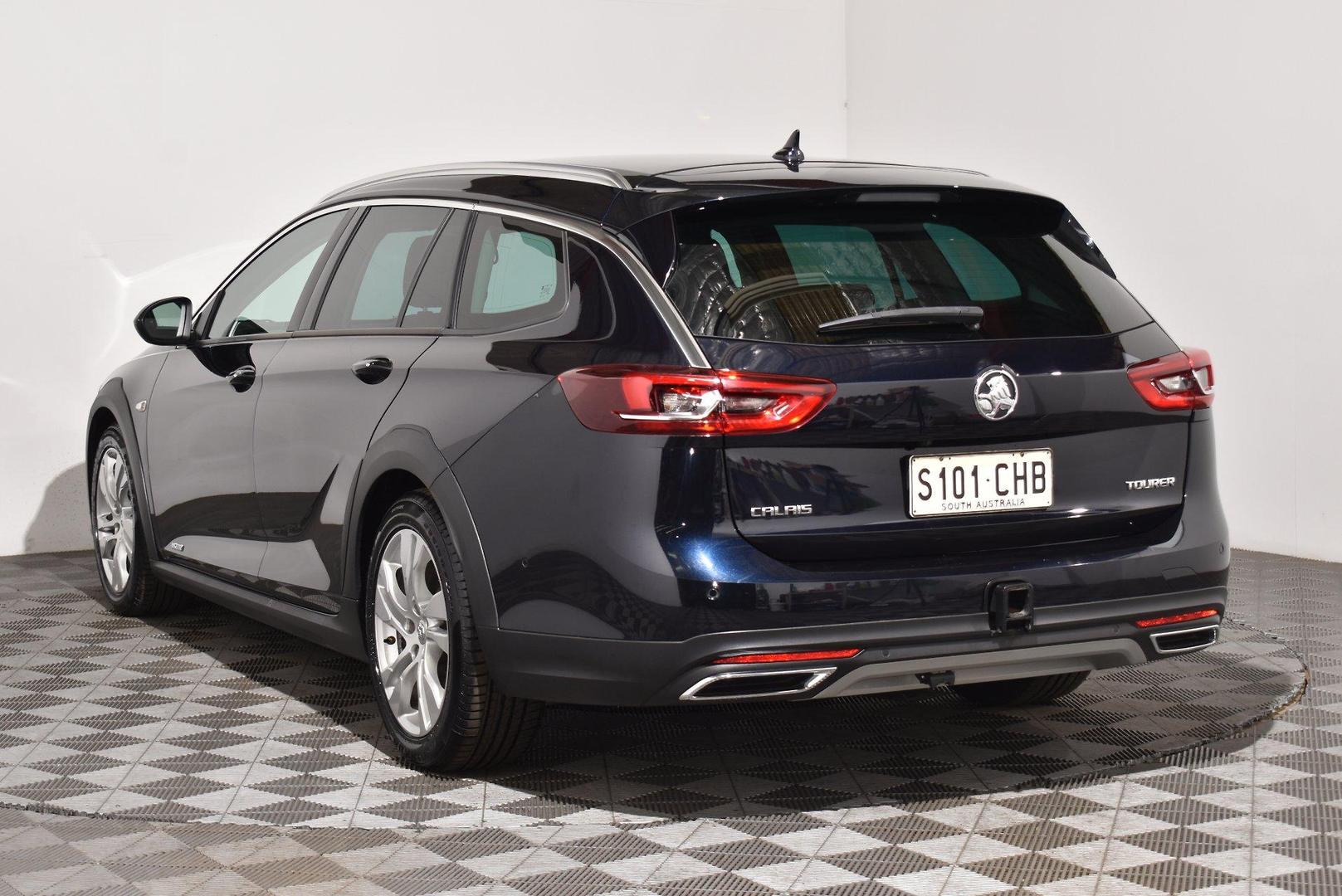 2018 Holden Calais — photo 2