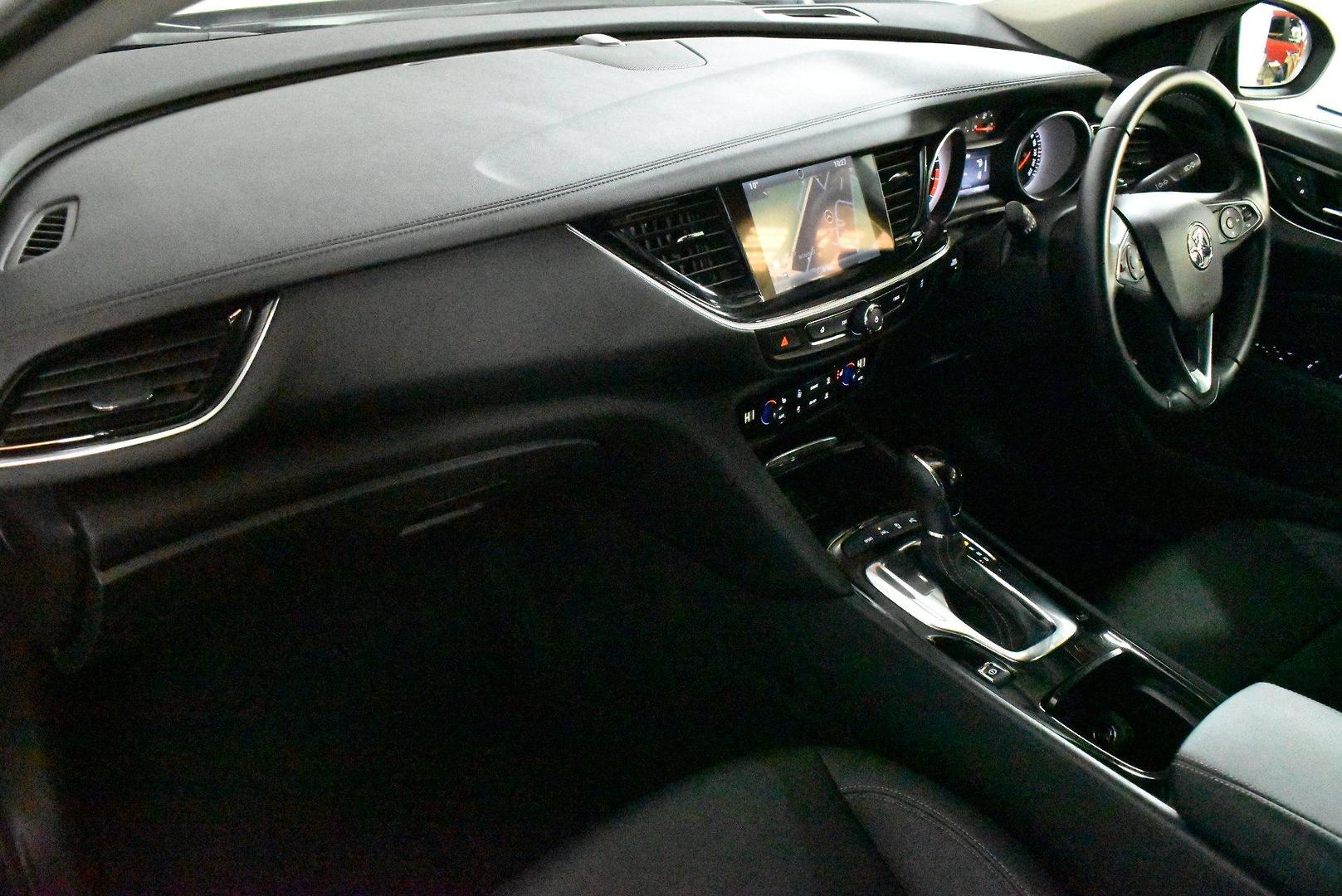 2018 Holden Calais — photo 6