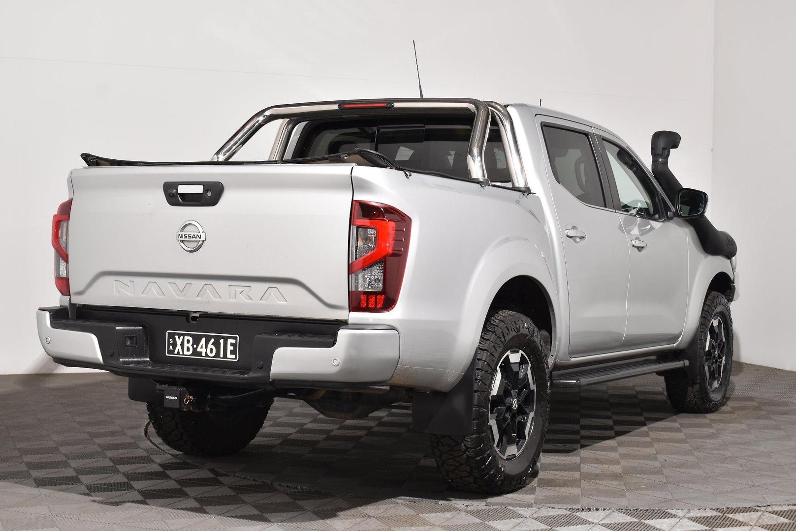 2021 Nissan Navara STX — photo 14