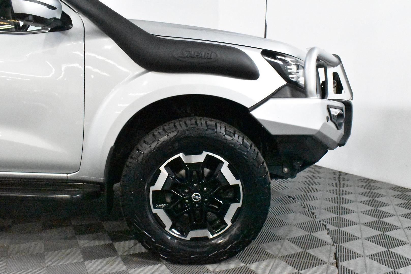 2021 Nissan Navara STX — photo 18