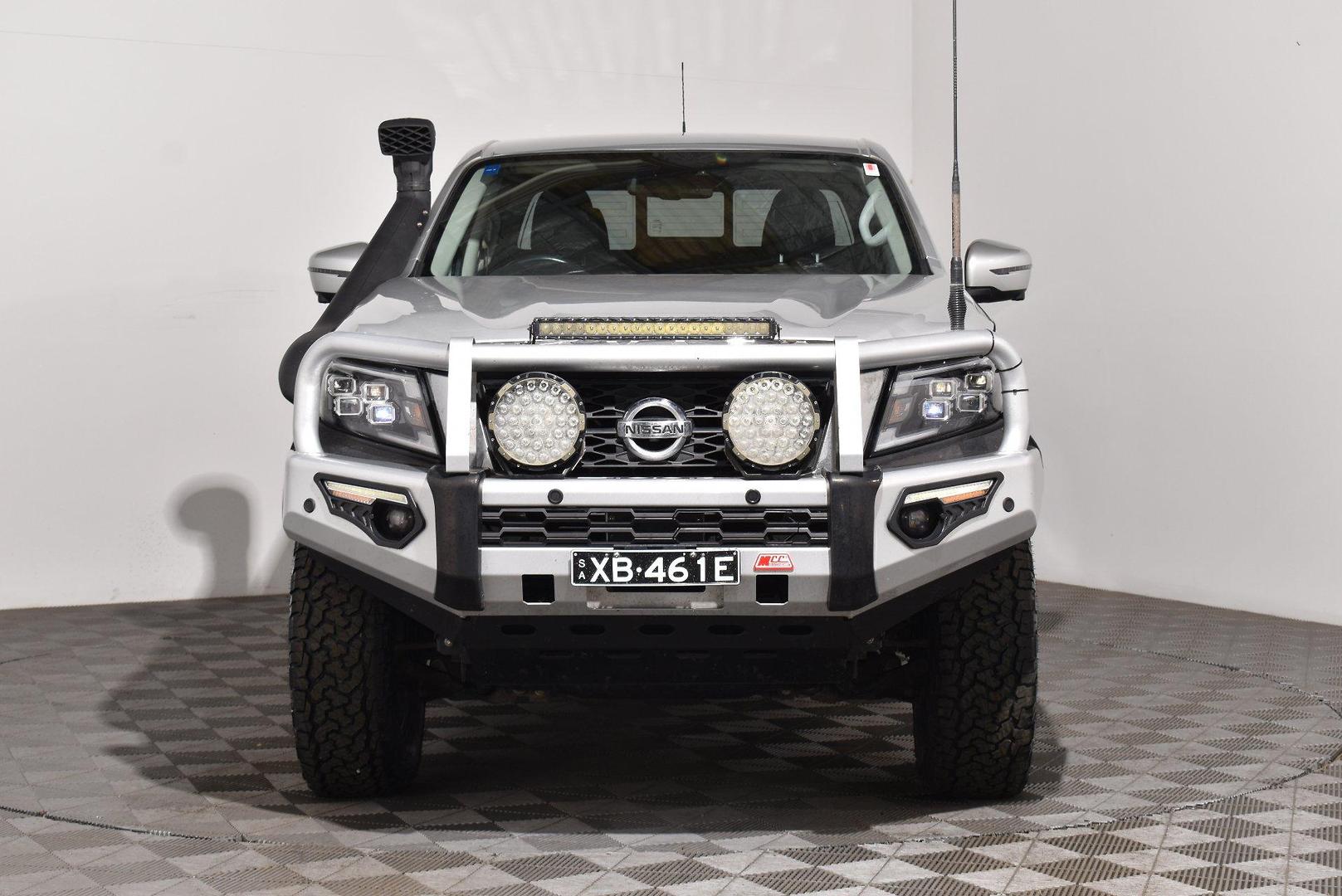 2021 Nissan Navara STX — photo 3