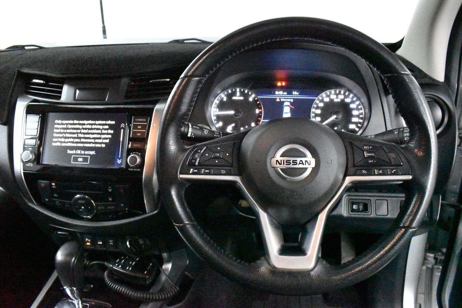 2021 Nissan Navara STX — photo 5