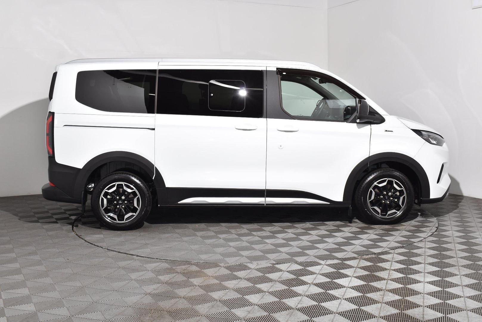 2024 Ford Tourneo Active — photo 11