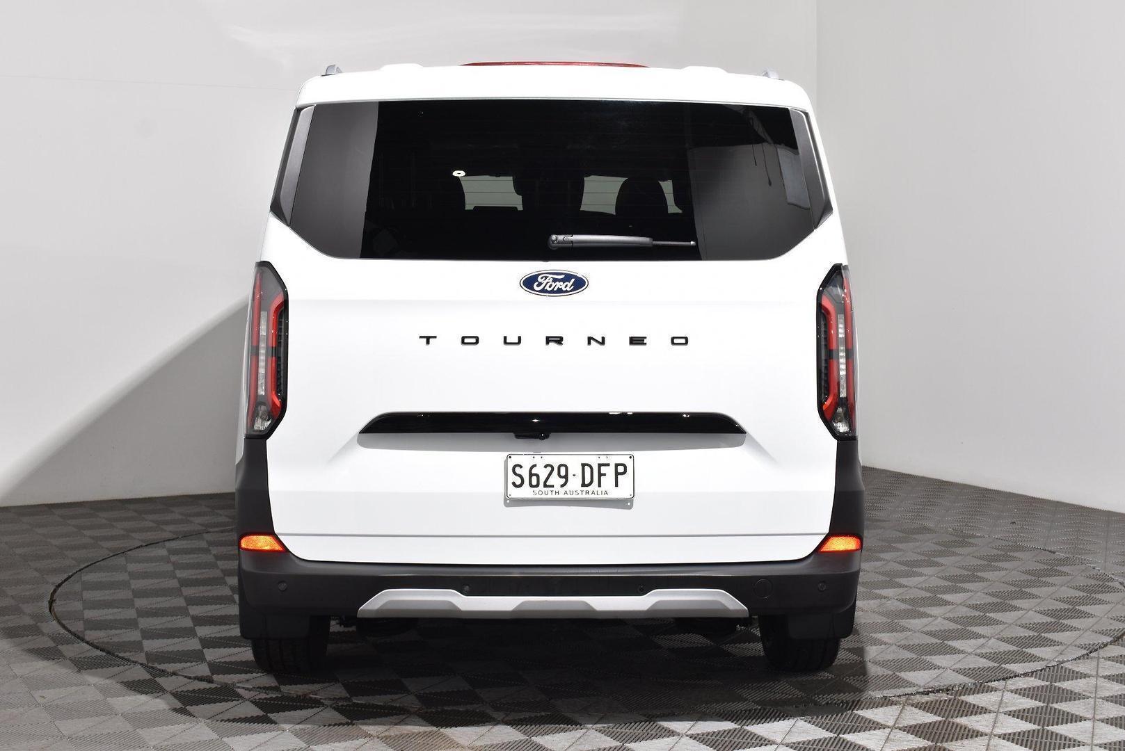 2024 Ford Tourneo Active — photo 4