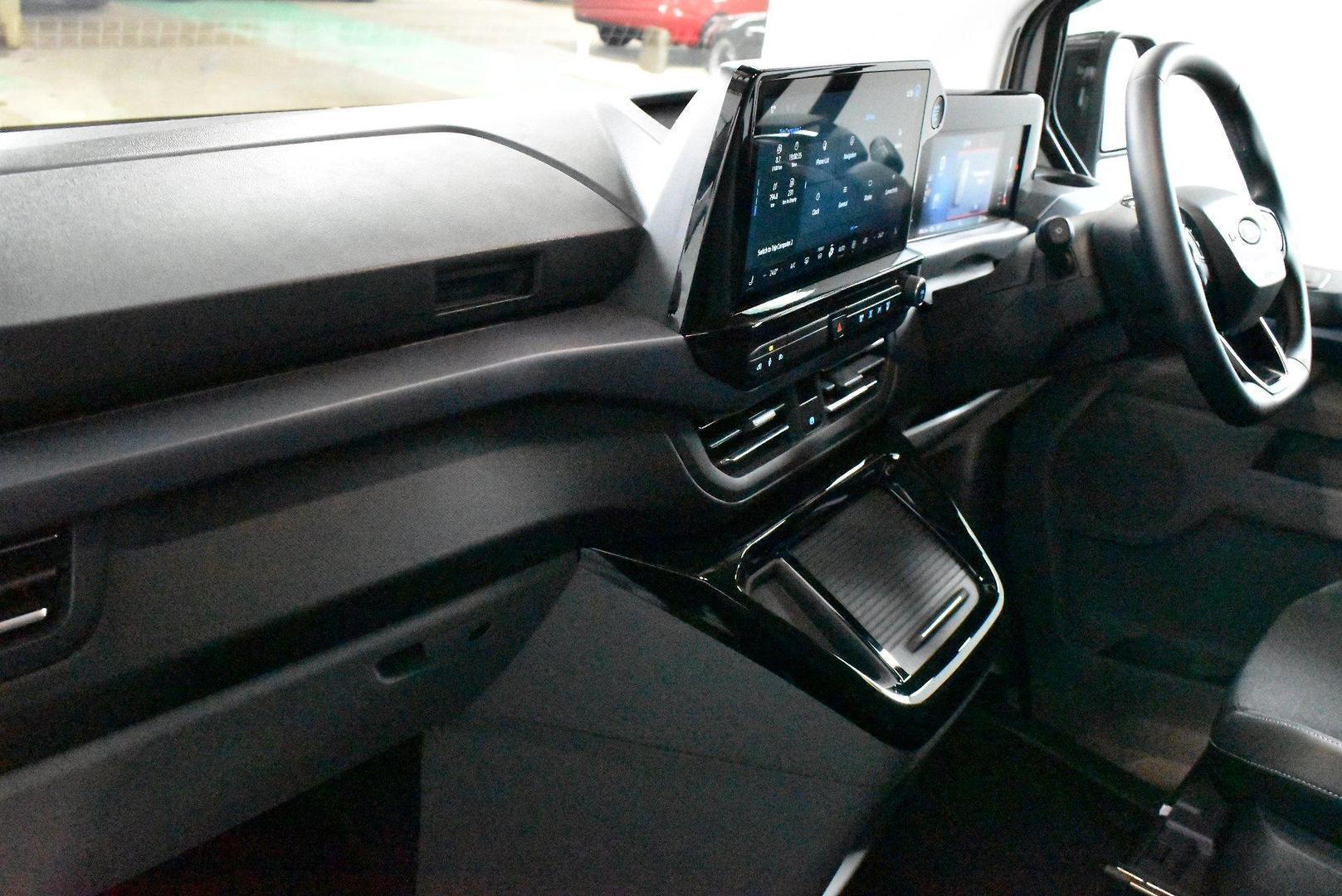 2024 Ford Tourneo Active — photo 6