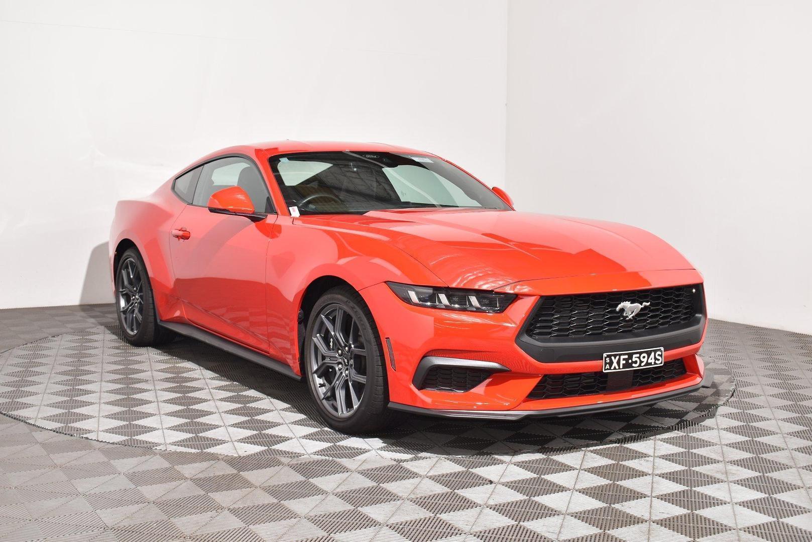 2024 Ford Mustang Ecoboost — photo 1