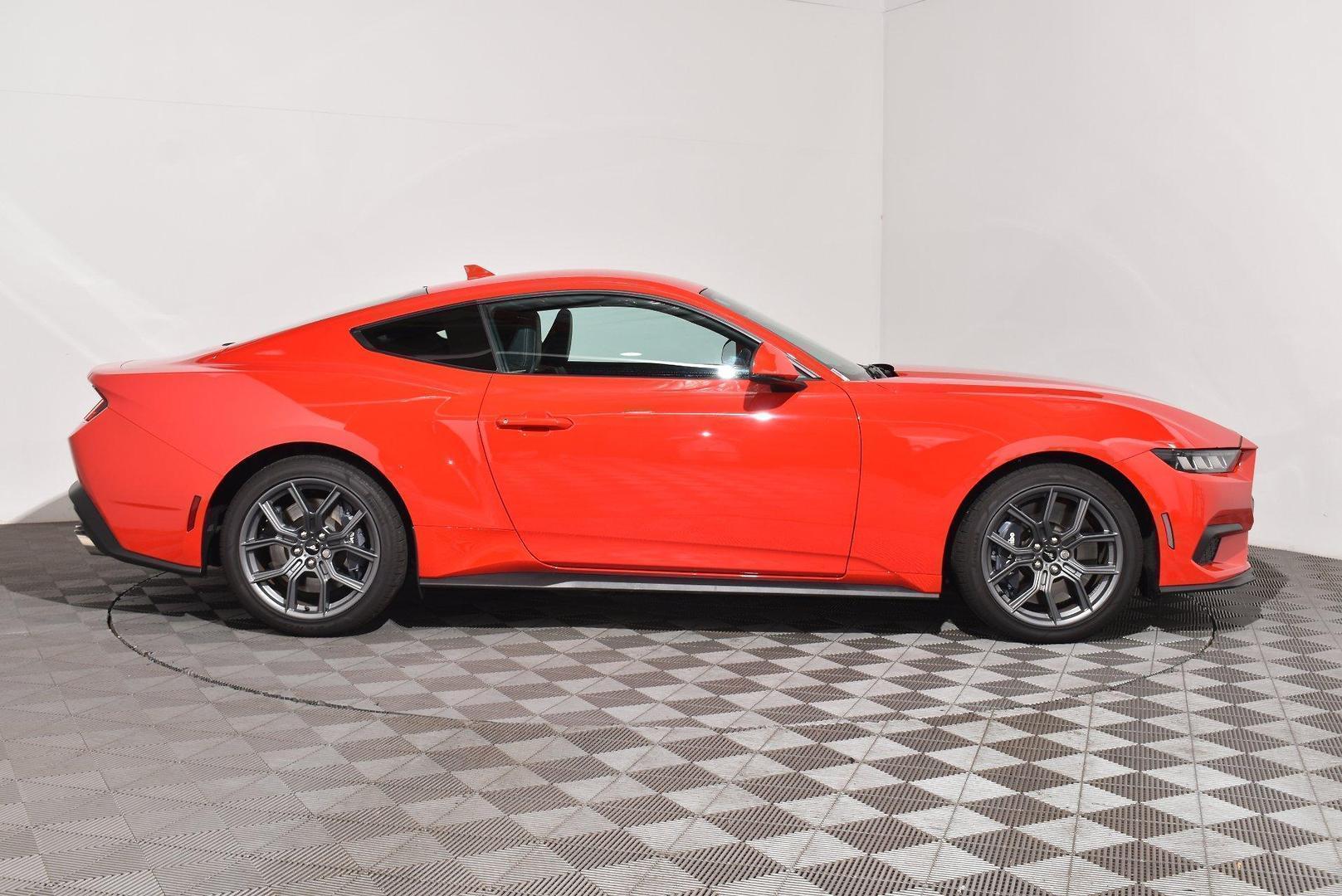 2024 Ford Mustang Ecoboost — photo 10