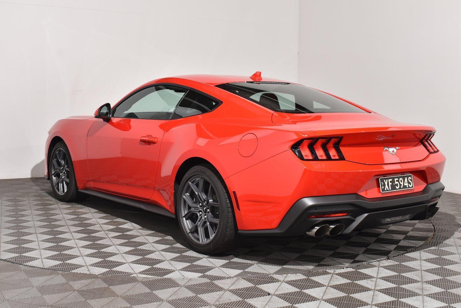 2024 Ford Mustang Ecoboost — photo 13