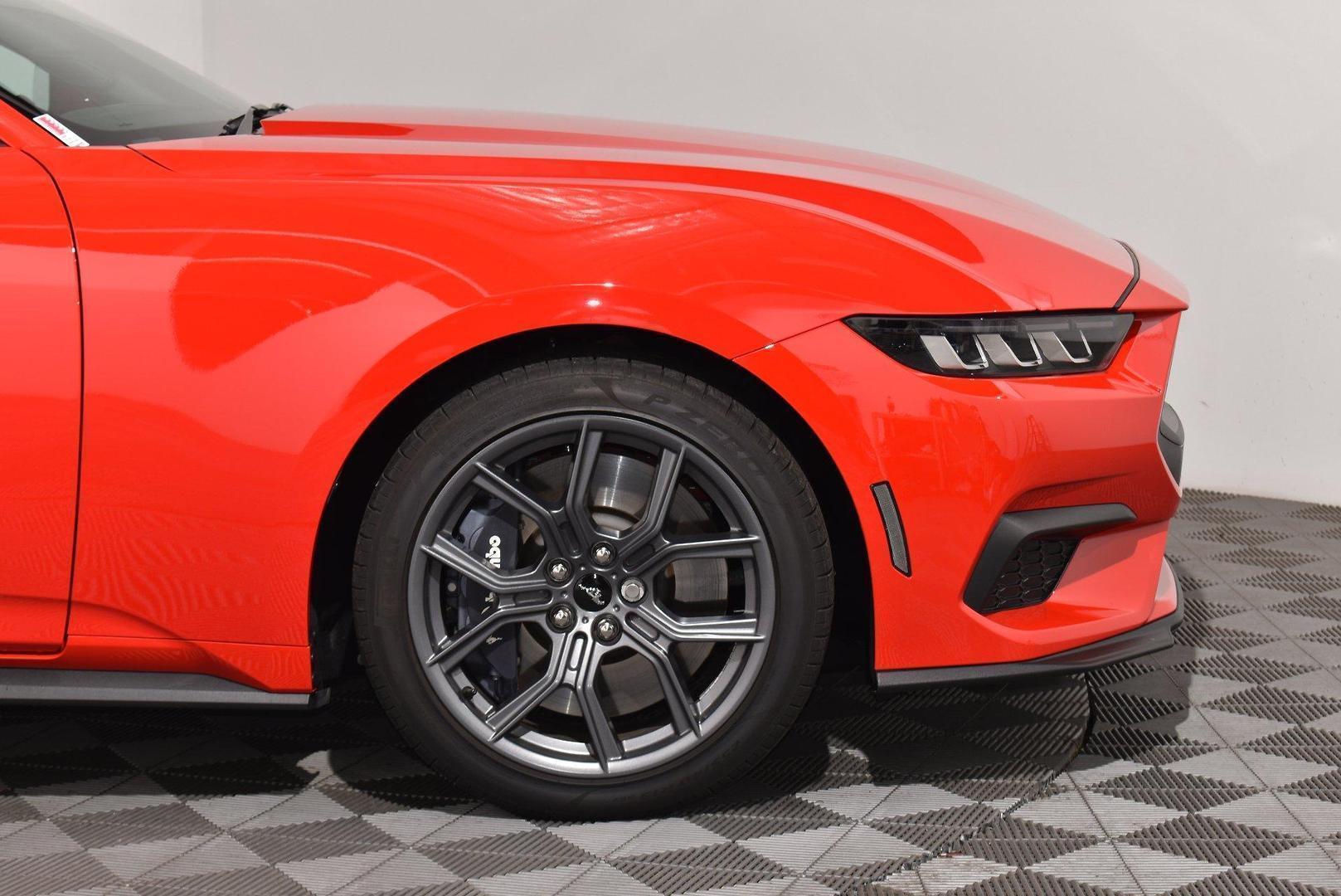 2024 Ford Mustang Ecoboost — photo 17