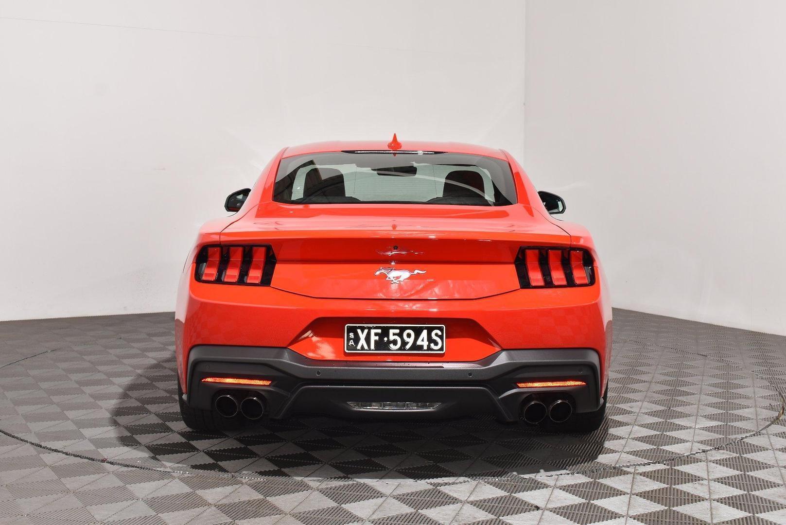 2024 Ford Mustang Ecoboost — photo 4