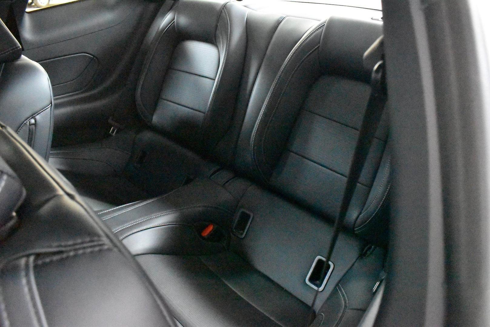 2024 Ford Mustang Ecoboost — photo 8