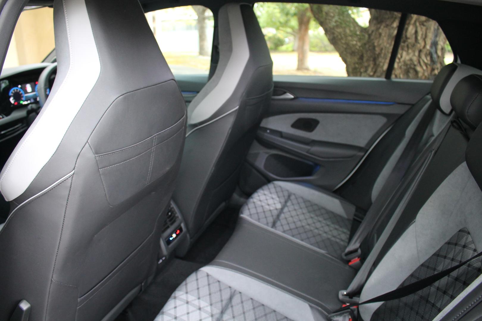2023 Volkswagen Golf 110TSI RLine — photo 16