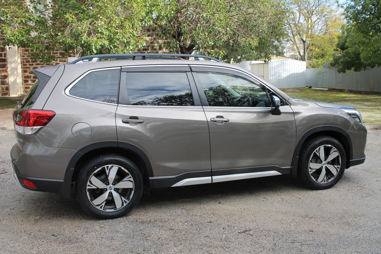 2020 Subaru Forester 25iS — photo 7
