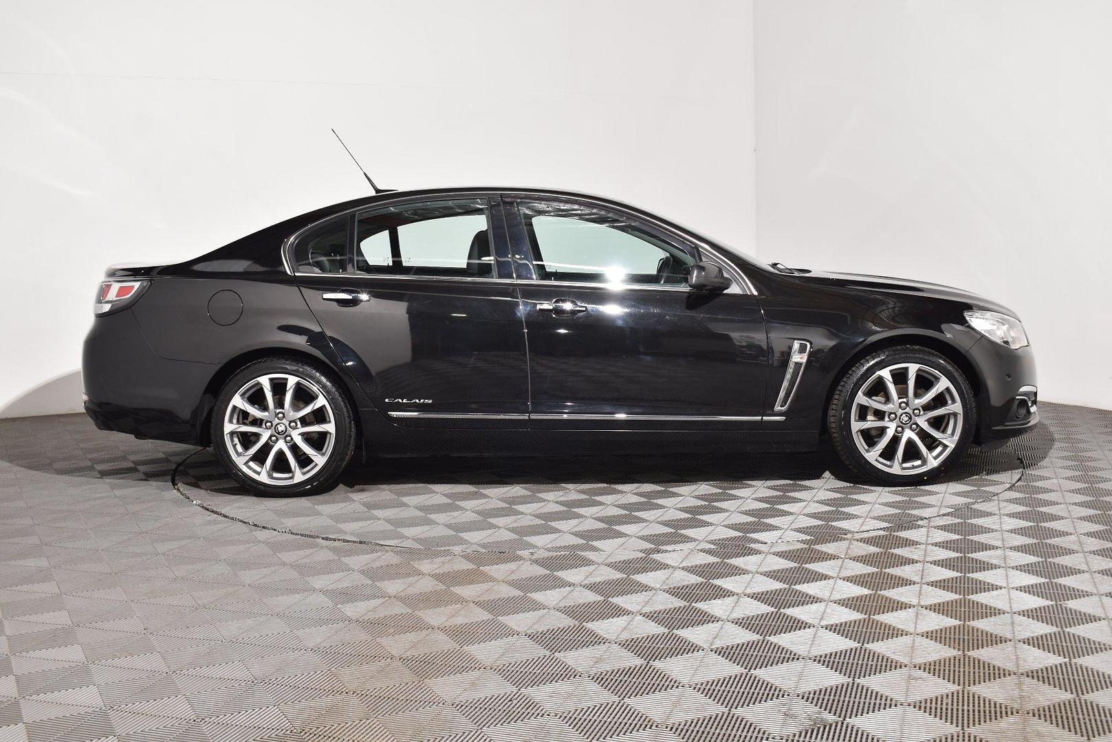 2017 Holden Calais V — photo 10