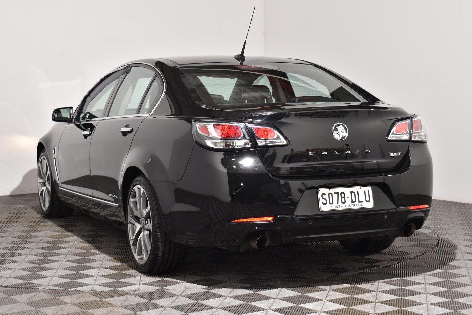 2017 Holden Calais V — photo 2