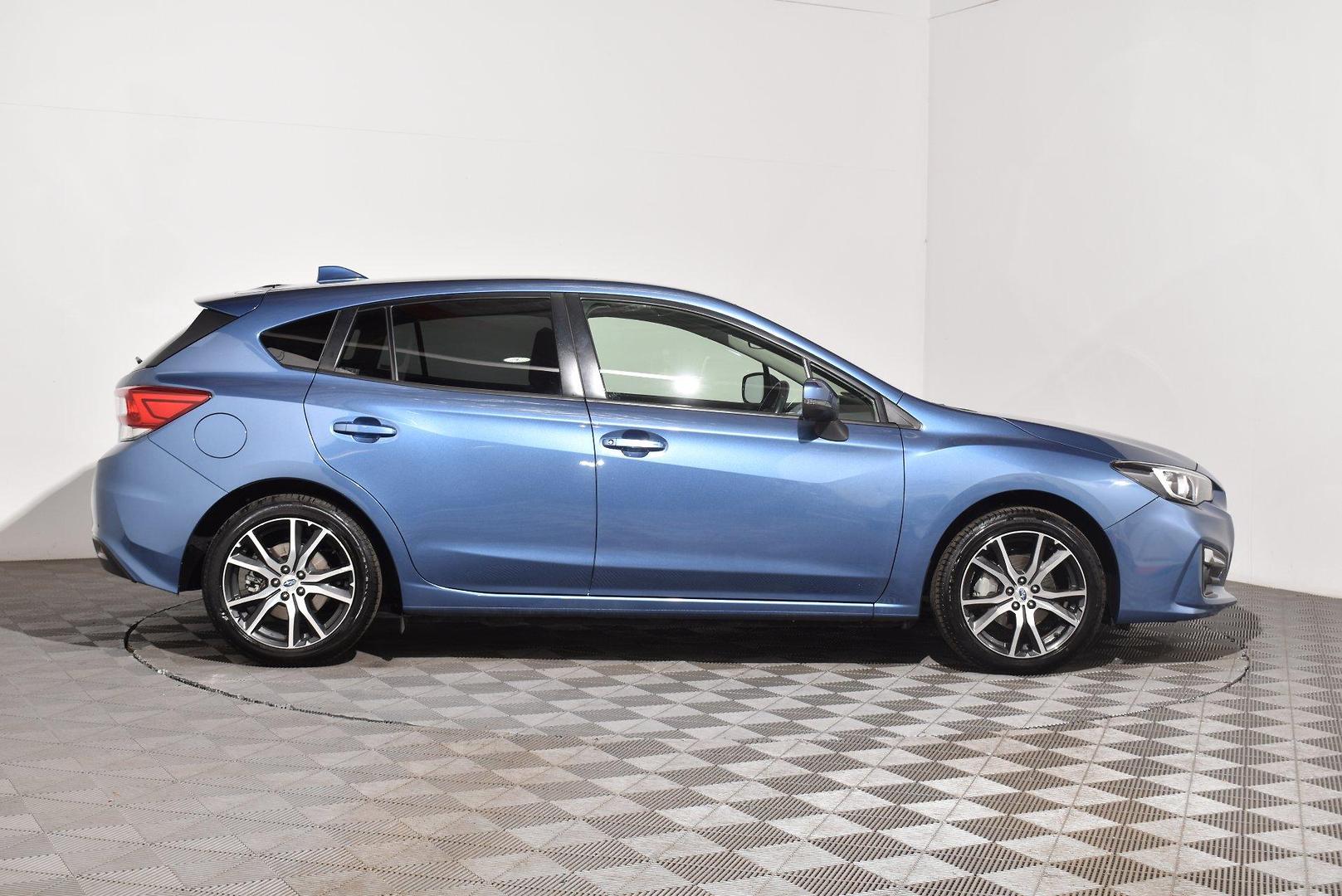 2017 Subaru Impreza 20iL — photo 10 of 26