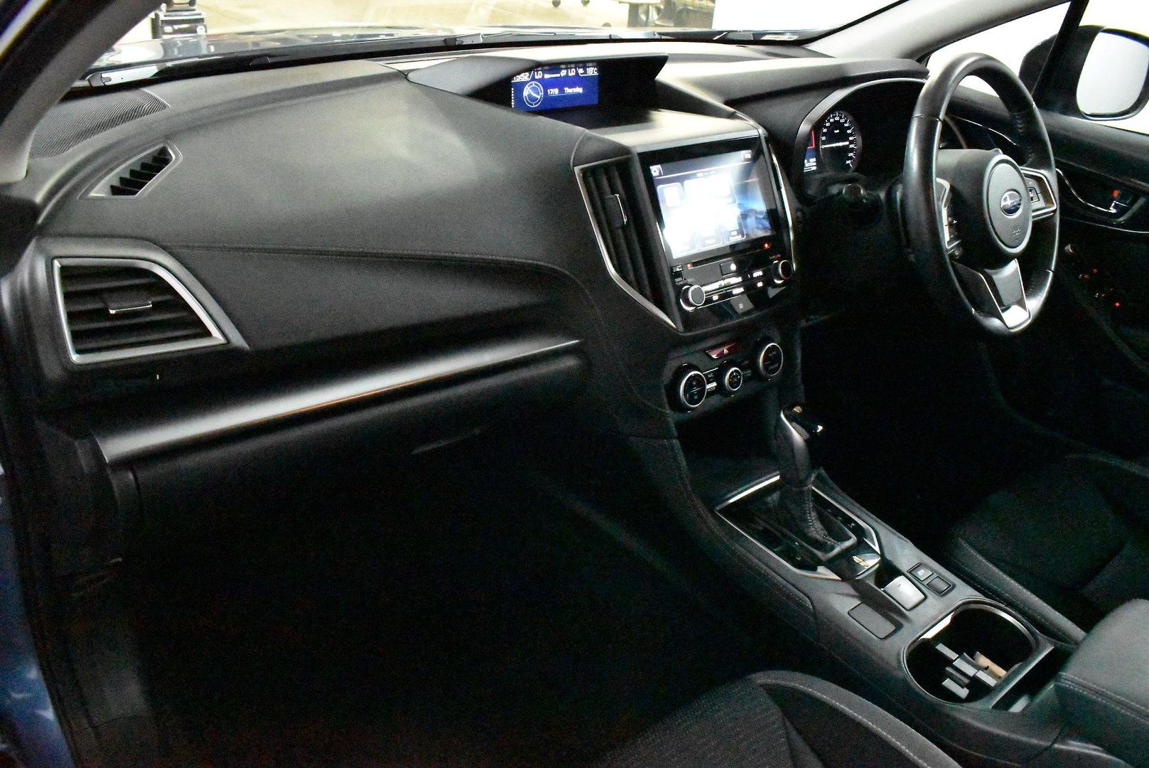 2017 Subaru Impreza 20iL — photo 6 of 26