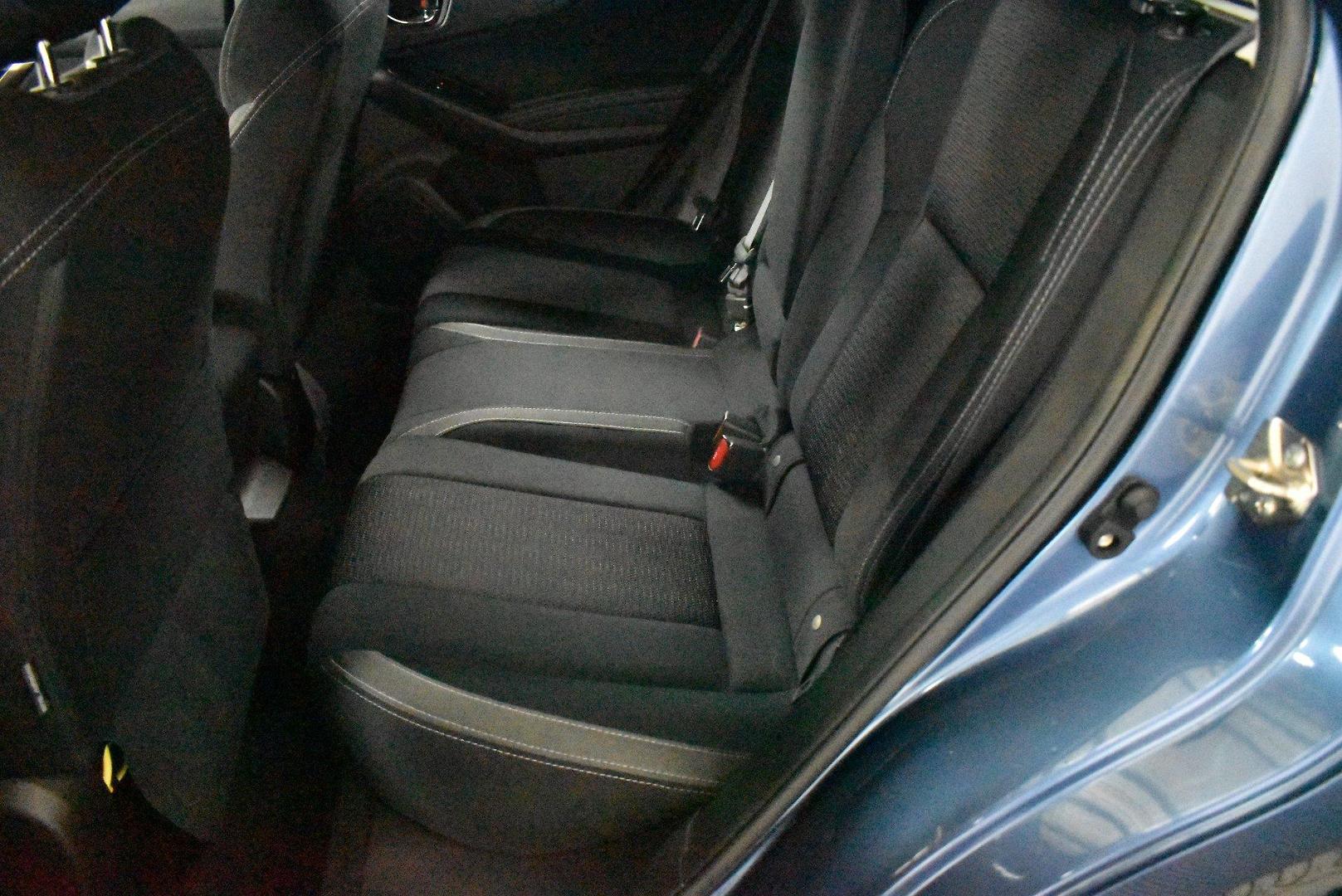 2017 Subaru Impreza 20iL — photo 8 of 26