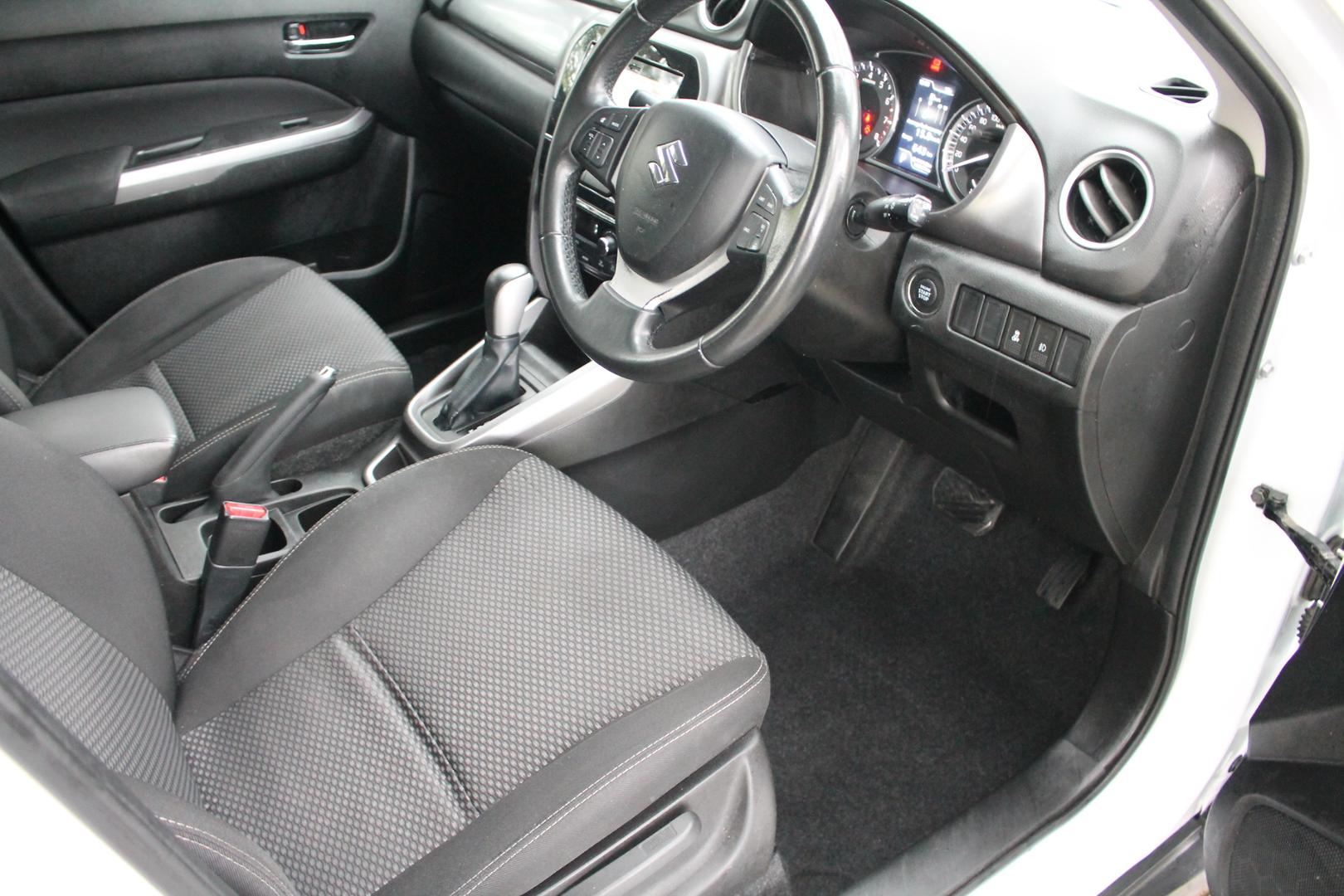 2020 Suzuki Vitara — photo 10