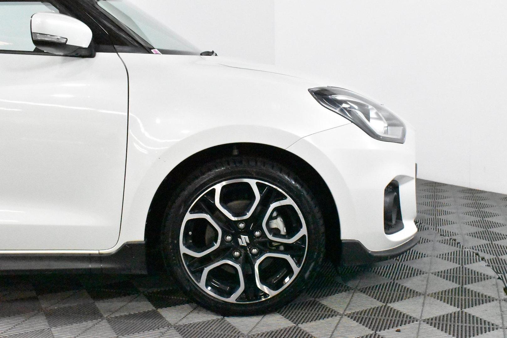 2019 Suzuki Swift Sport — photo 17