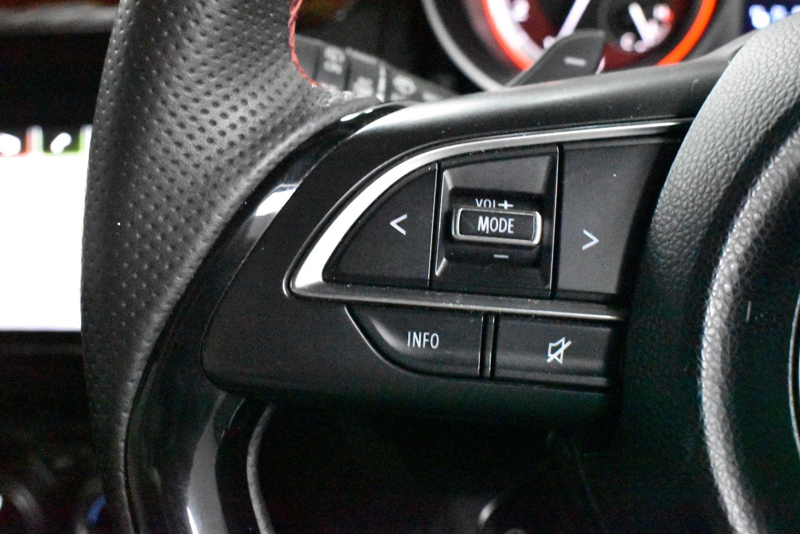 2019 Suzuki Swift Sport — photo 20