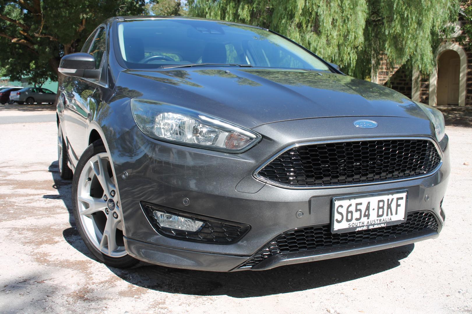 2016 Ford Focus Titanium — photo 1