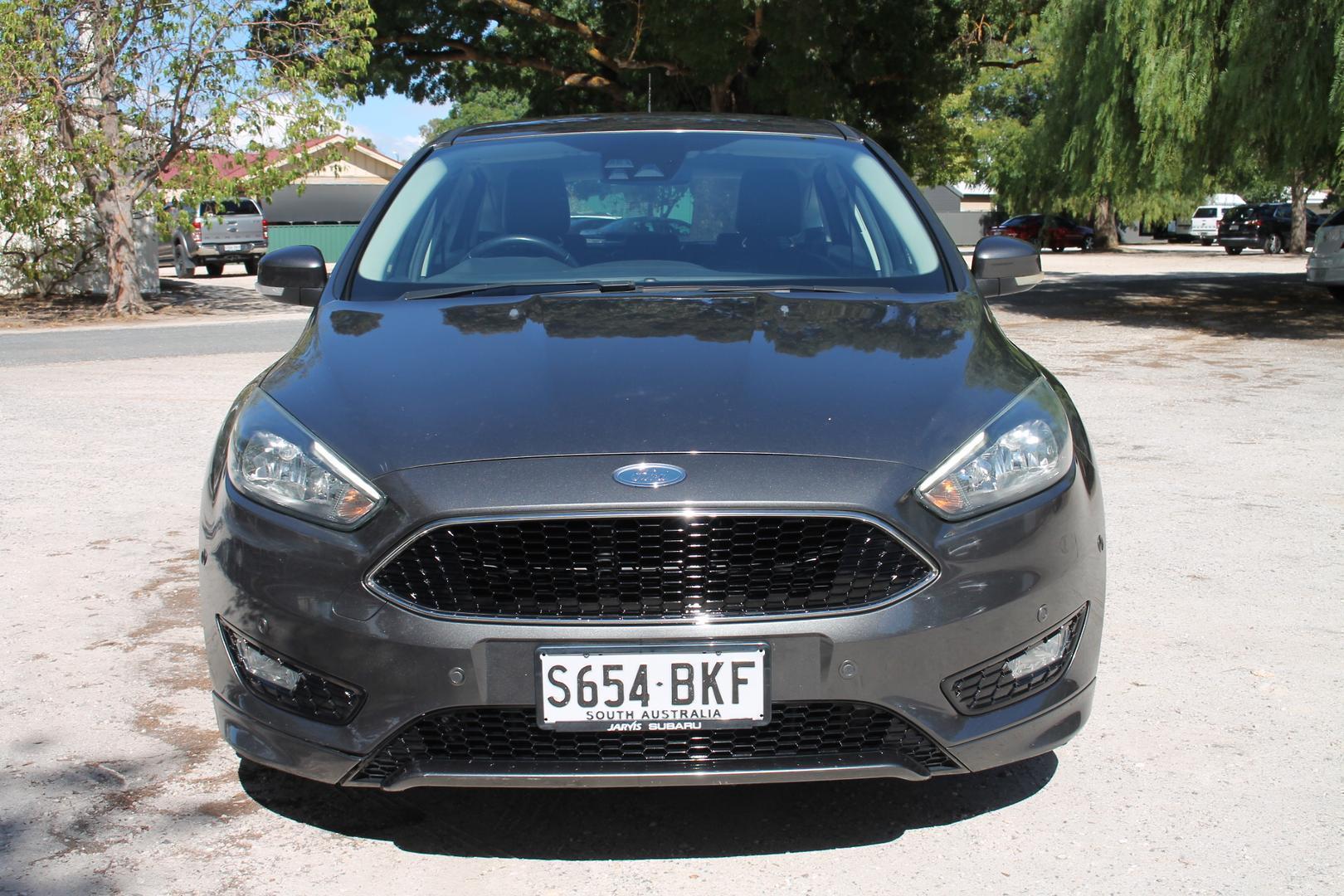 2016 Ford Focus Titanium — photo 2