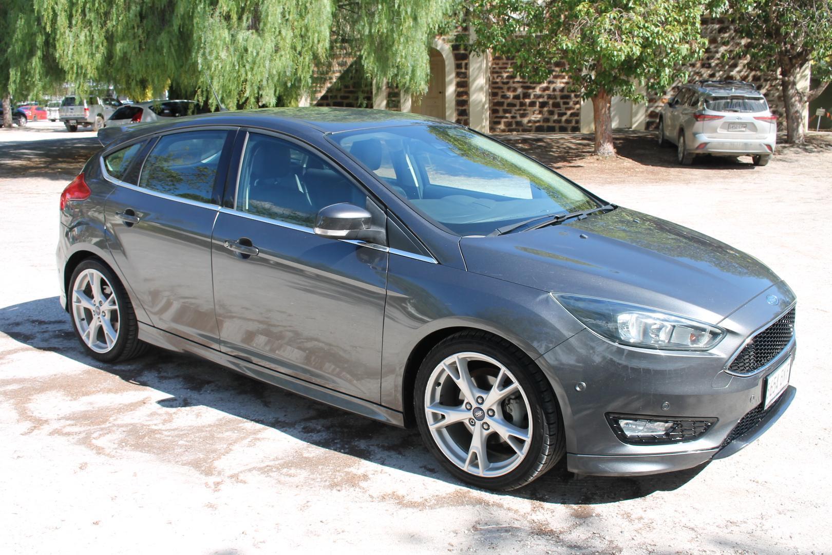 2016 Ford Focus Titanium — photo 20