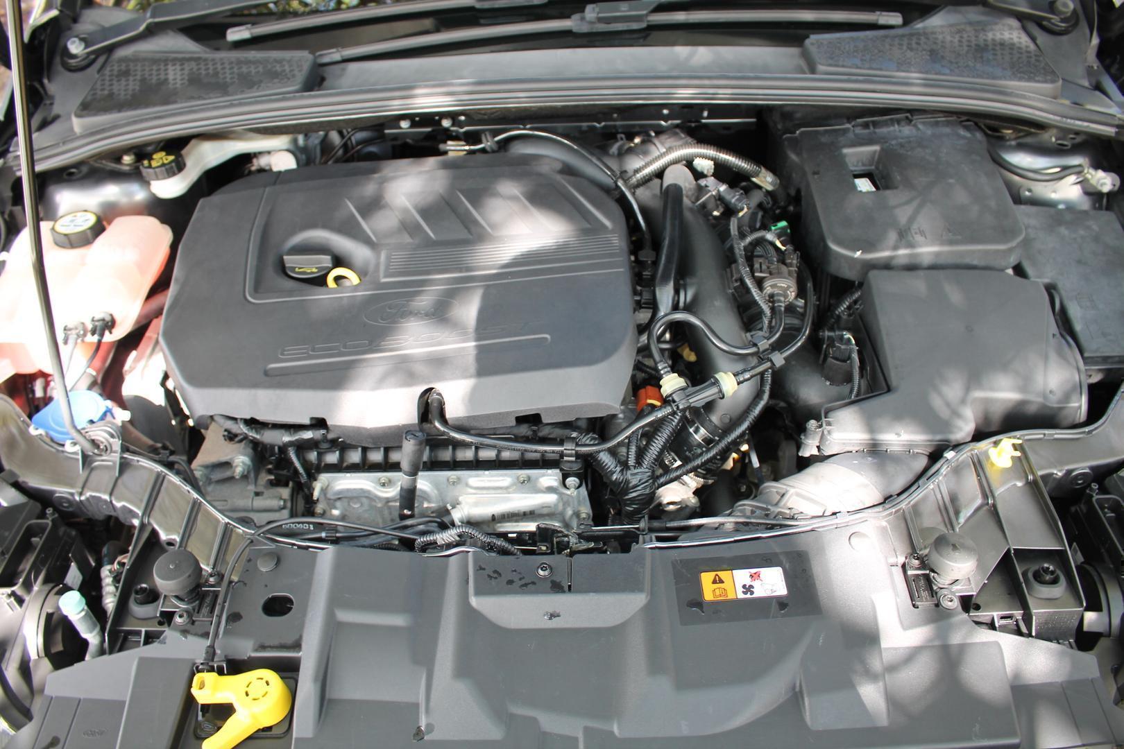 2016 Ford Focus Titanium — photo 21