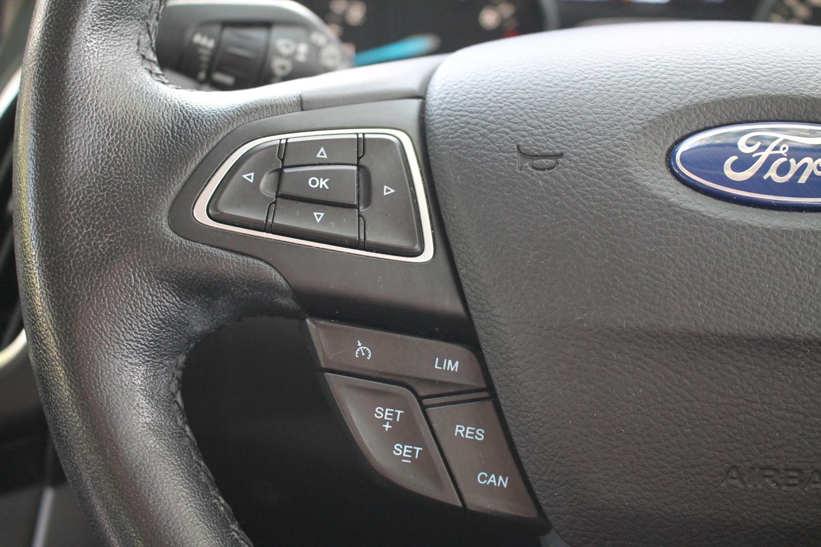 2016 Ford Focus Titanium — photo 7