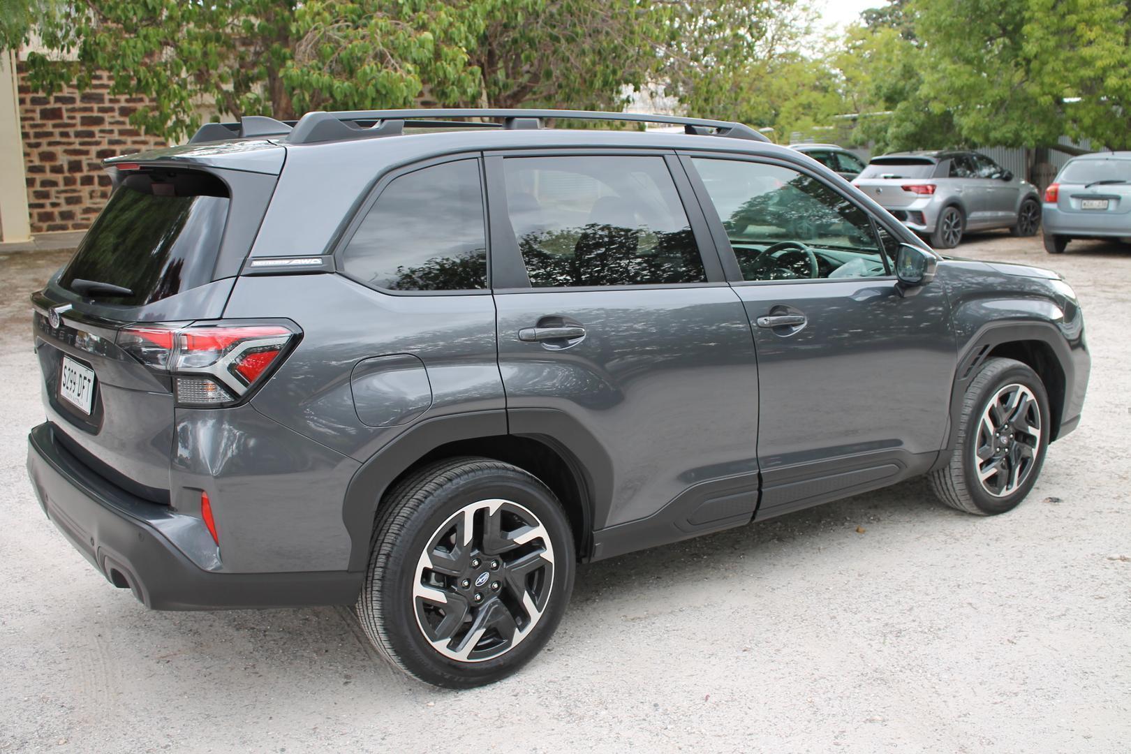 2025 Subaru Forester — photo 4