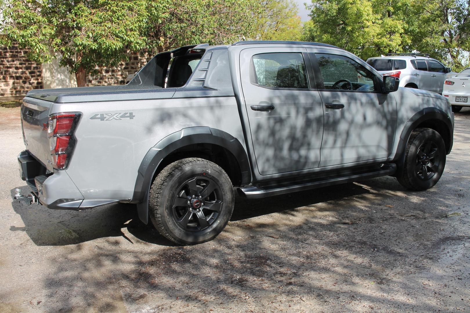2025 Isuzu D-MAX XTERRAIN — photo 4