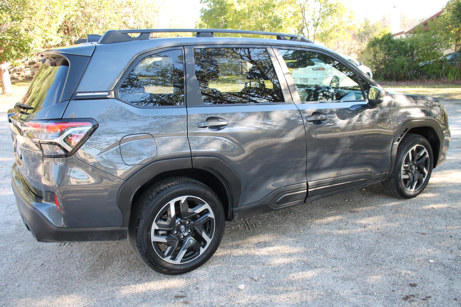 2025 Subaru Forester Hybrid — photo 8