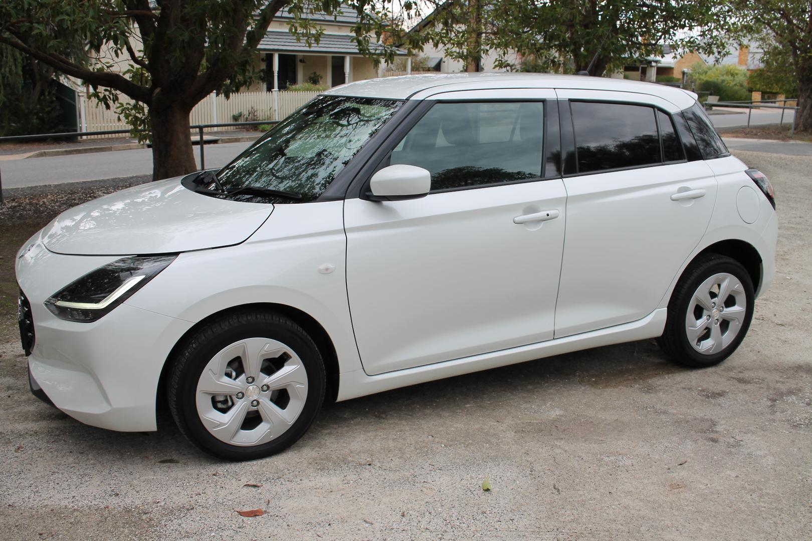 2024 Suzuki Swift Hybrid Plus — photo 3