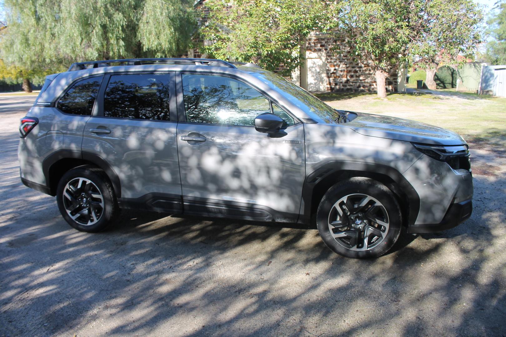 2025 Subaru Forester Hybrid — photo 4