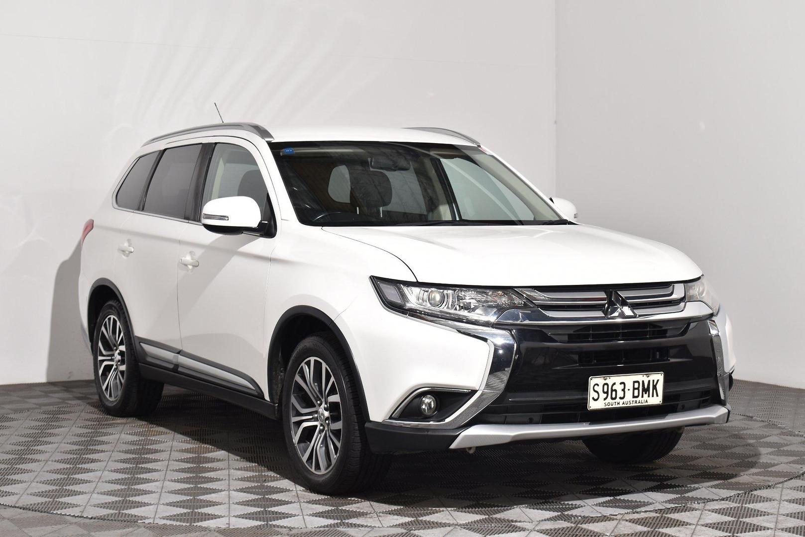 2016 Mitsubishi Outlander XLS — photo 1